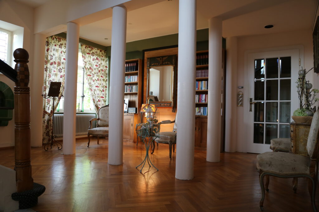 Bibliothek der Villa
